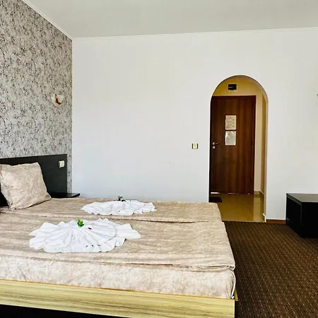 Hotel Eos Китен Екстер'єр фото